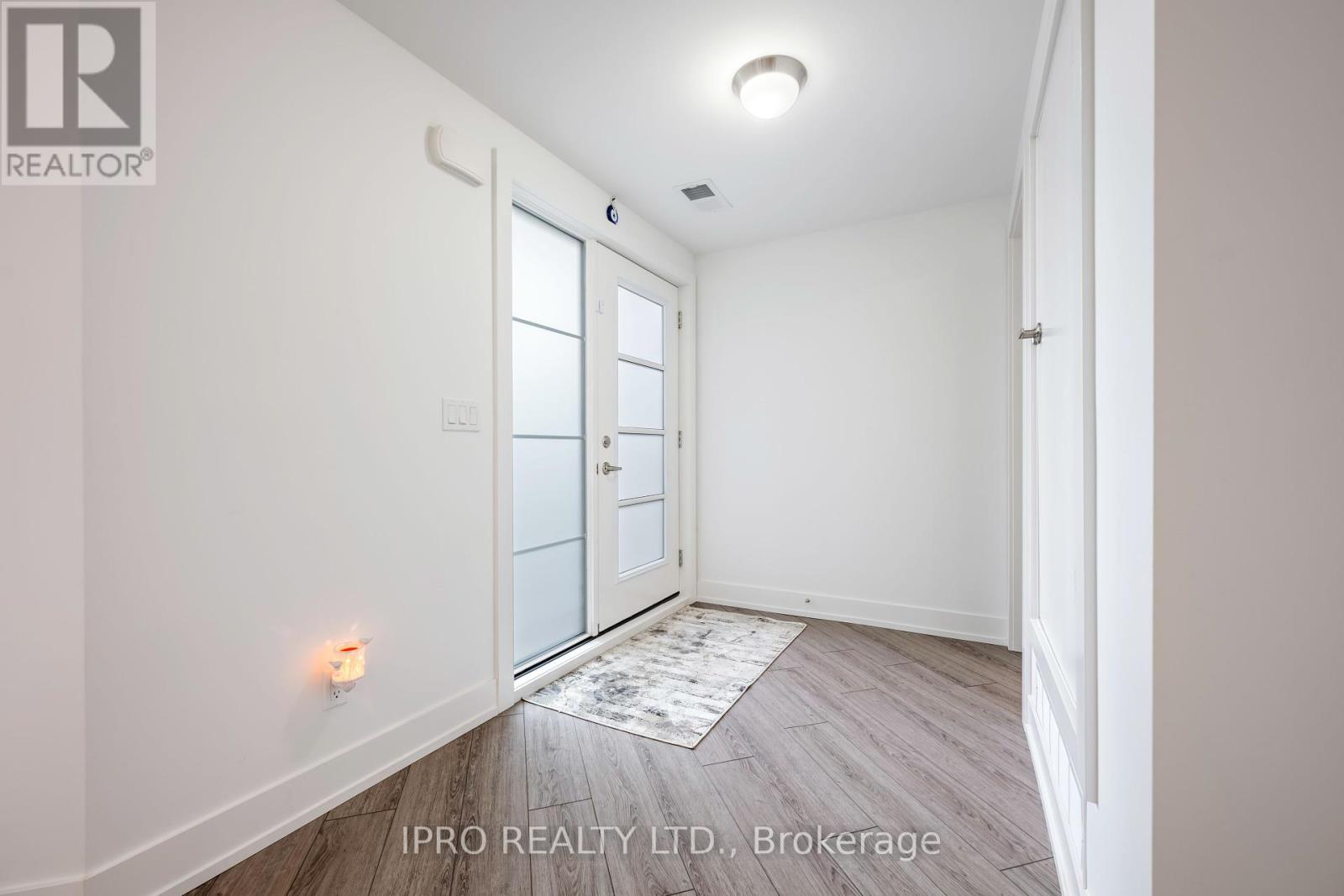 Property at 104 - 17 CENTRE STREET image 5