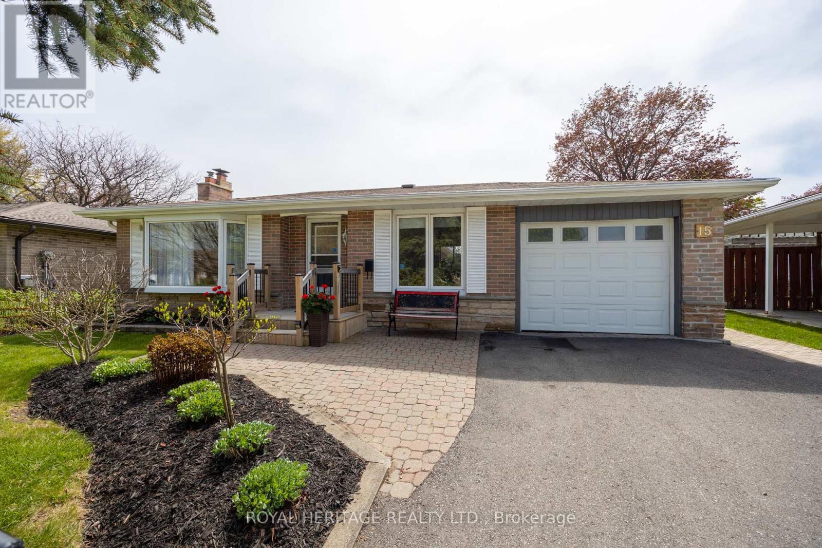 15 LAWRIE ROAD, Ajax, Ontario