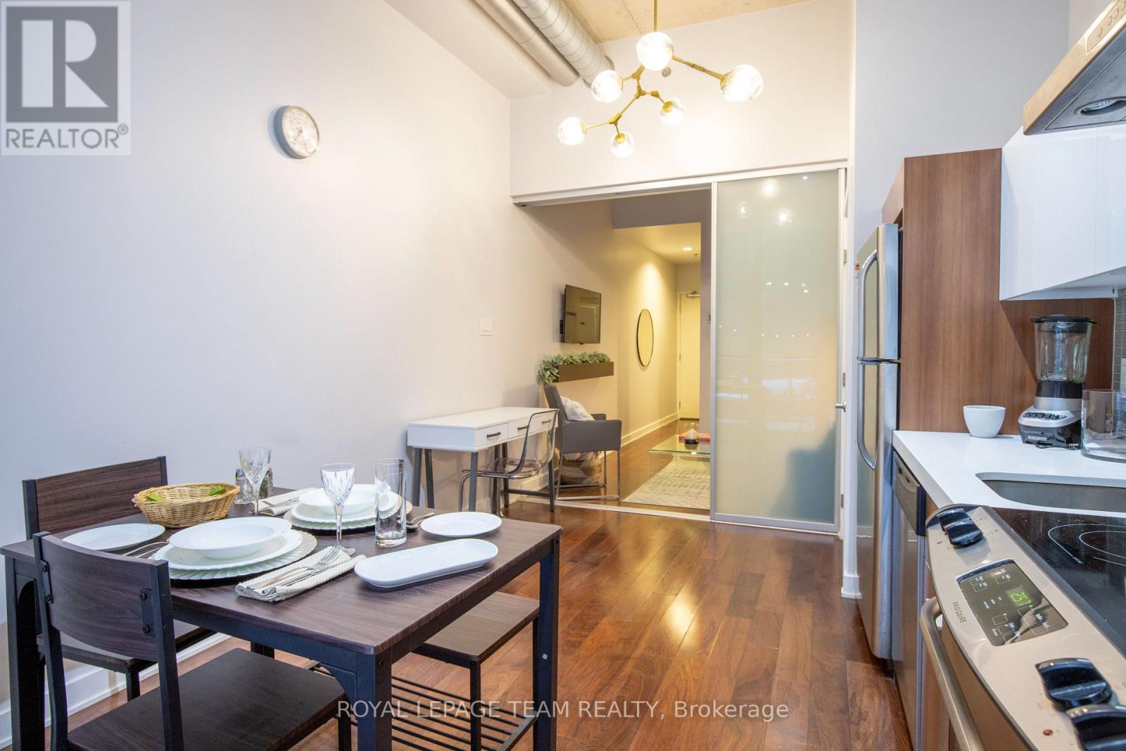 110 - 340 Mcleod Street, Ottawa, Ontario  K2P 1A4 - Photo 8 - X12157405