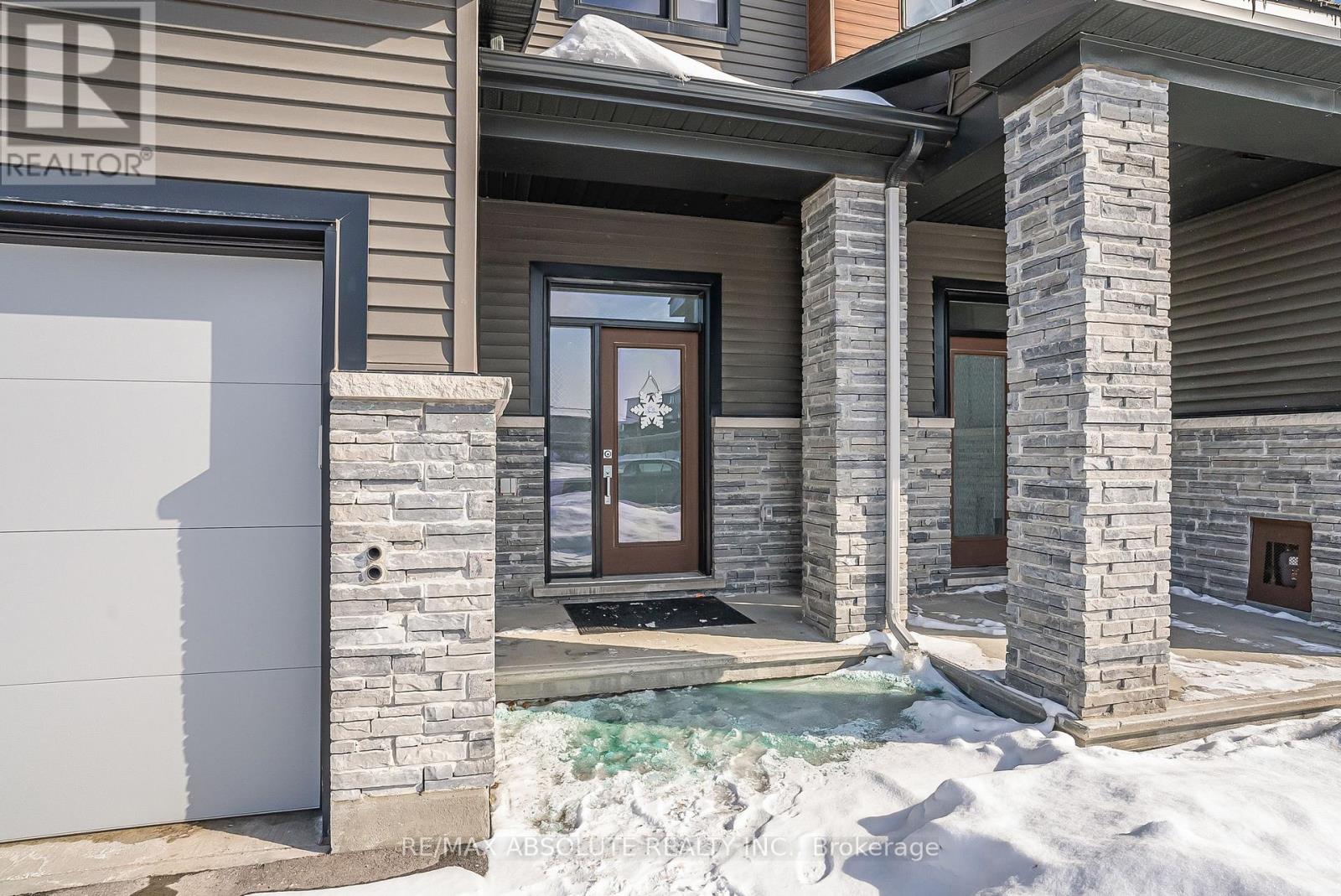 657 Hamsa Street, Ottawa, Ontario  K2J 6Z7 - Photo 2 - X12157446