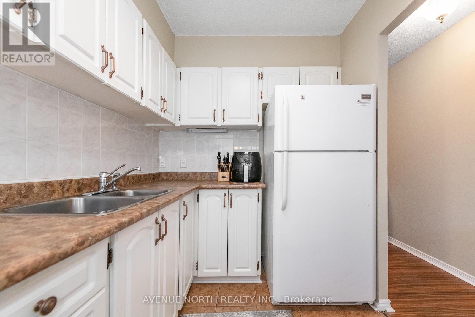 1504 - 158a Mcarthur Avenue, Ottawa, Ontario  K1L 7E7 - Photo 10 - X12157469