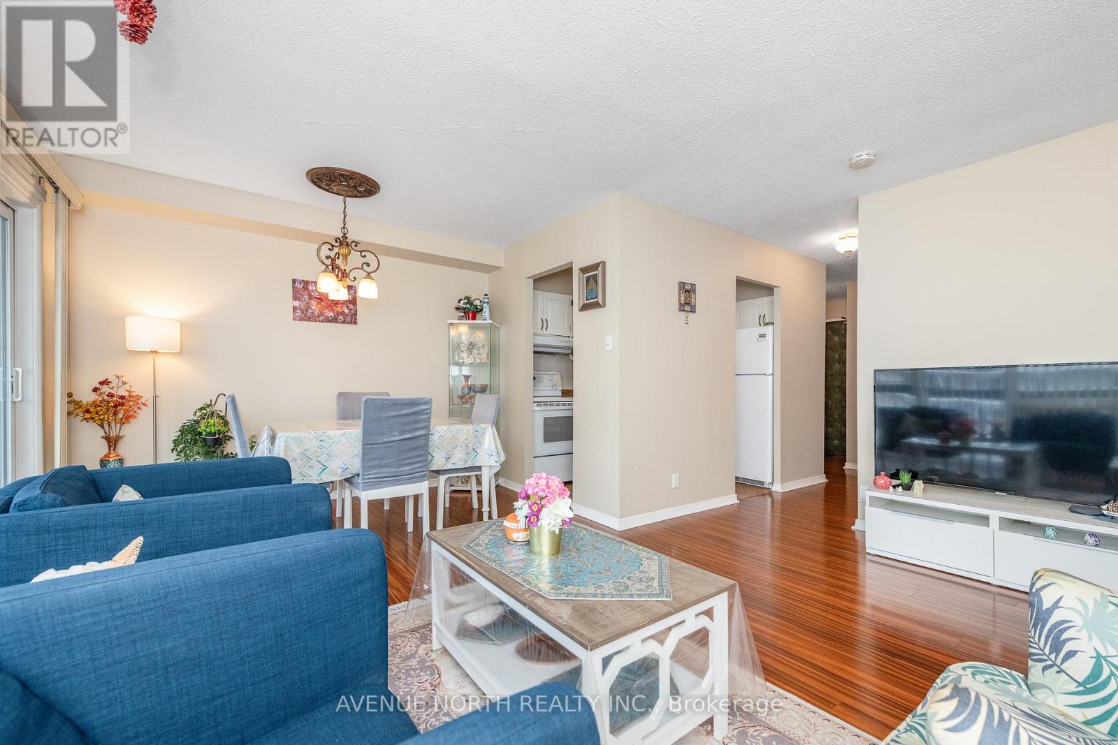 1504 - 158a Mcarthur Avenue, Ottawa, Ontario  K1L 7E7 - Photo 5 - X12157469