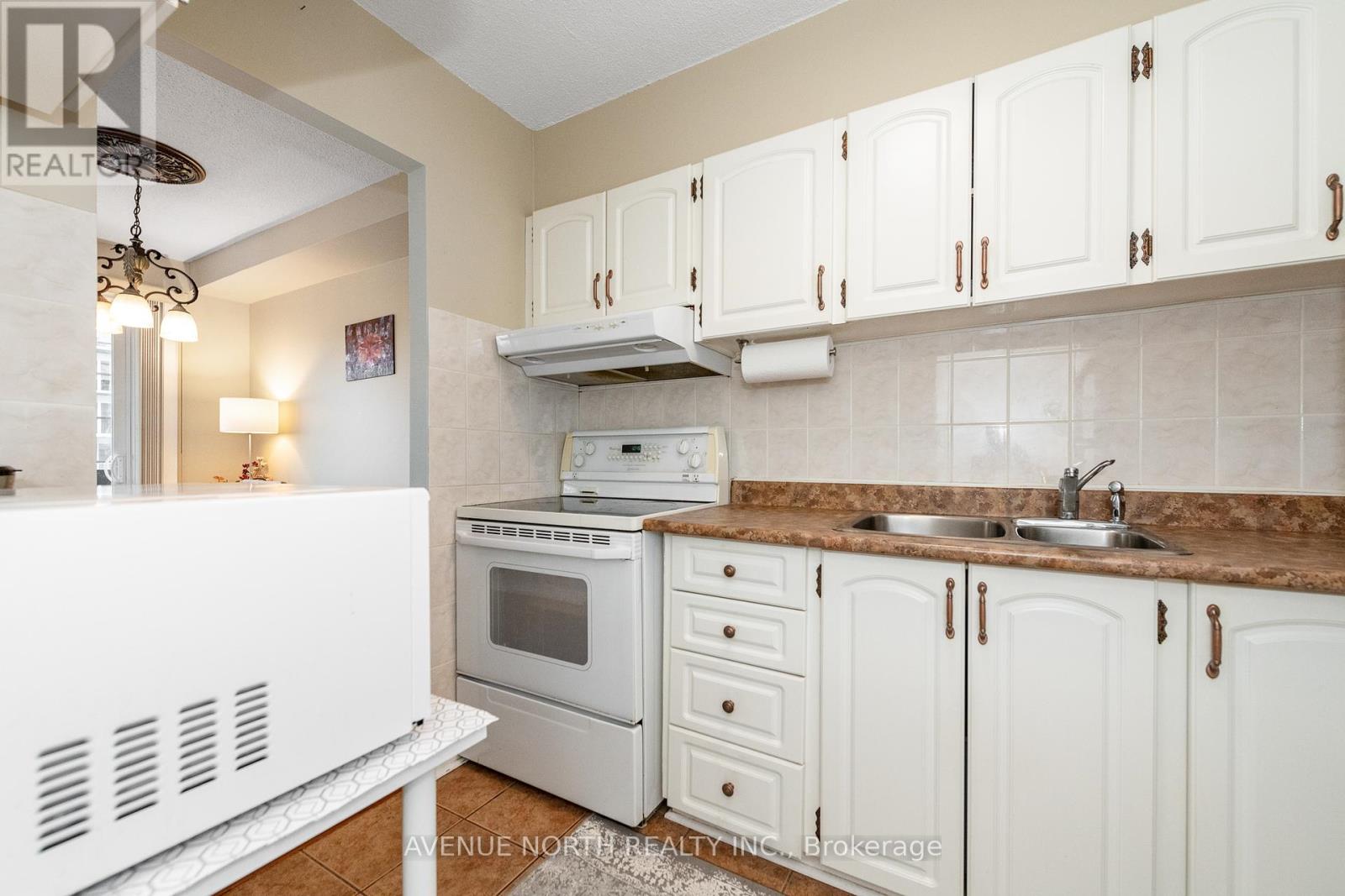 1504 - 158a Mcarthur Avenue, Ottawa, Ontario  K1L 7E7 - Photo 9 - X12157469