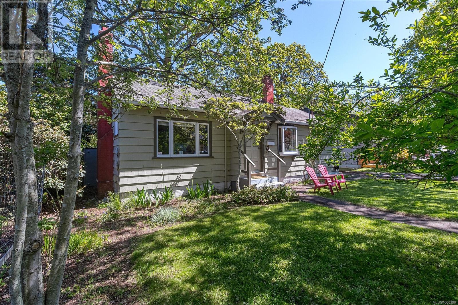 Property at 971 Wilmer St image 2