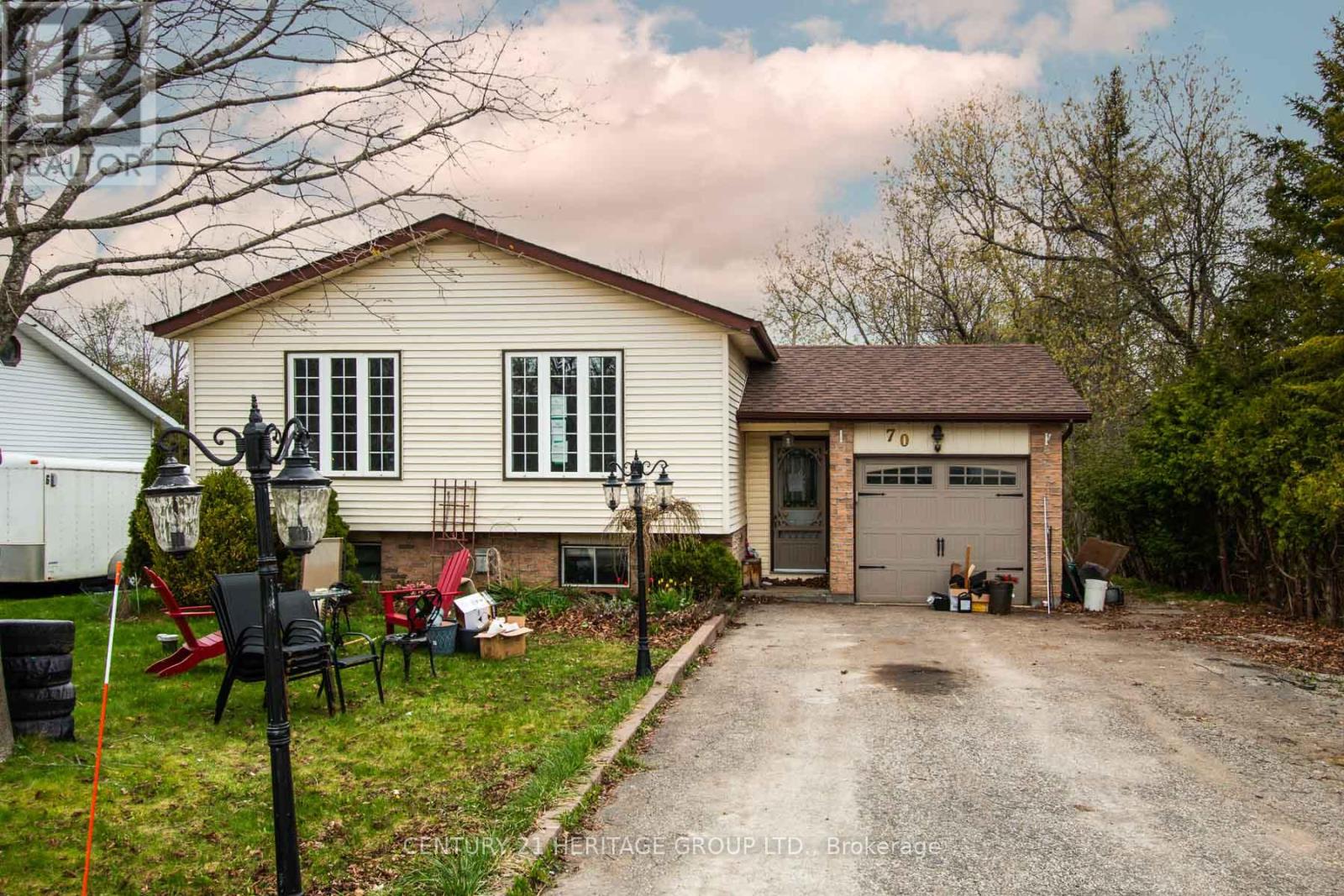 Property at 70 DOROTHY AVENUE image 3