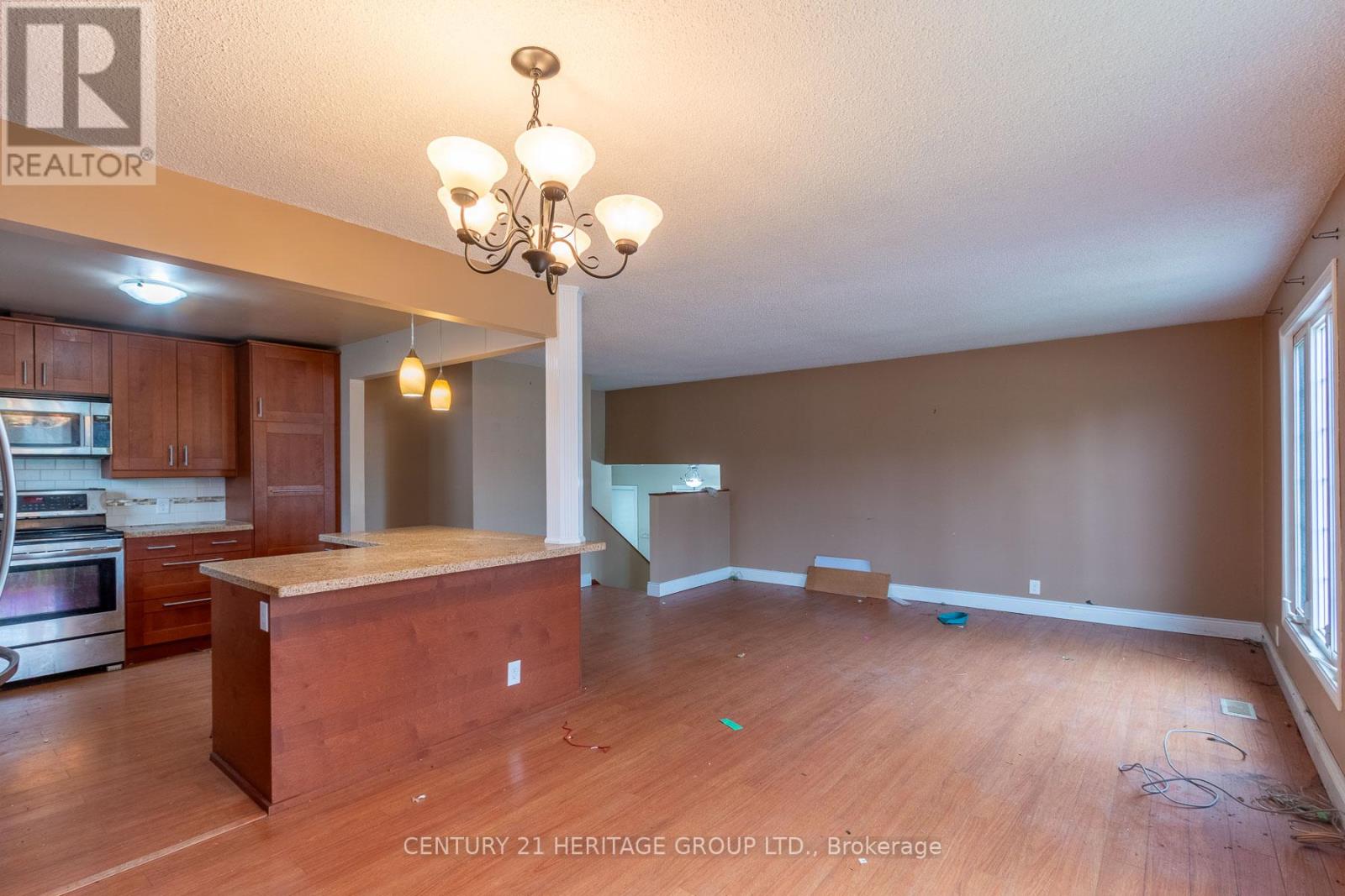 70 Dorothy Avenue, Georgina (Sutton & Jackson's Point), Ontario  L0E 1R0 - Photo 8 - N12157451