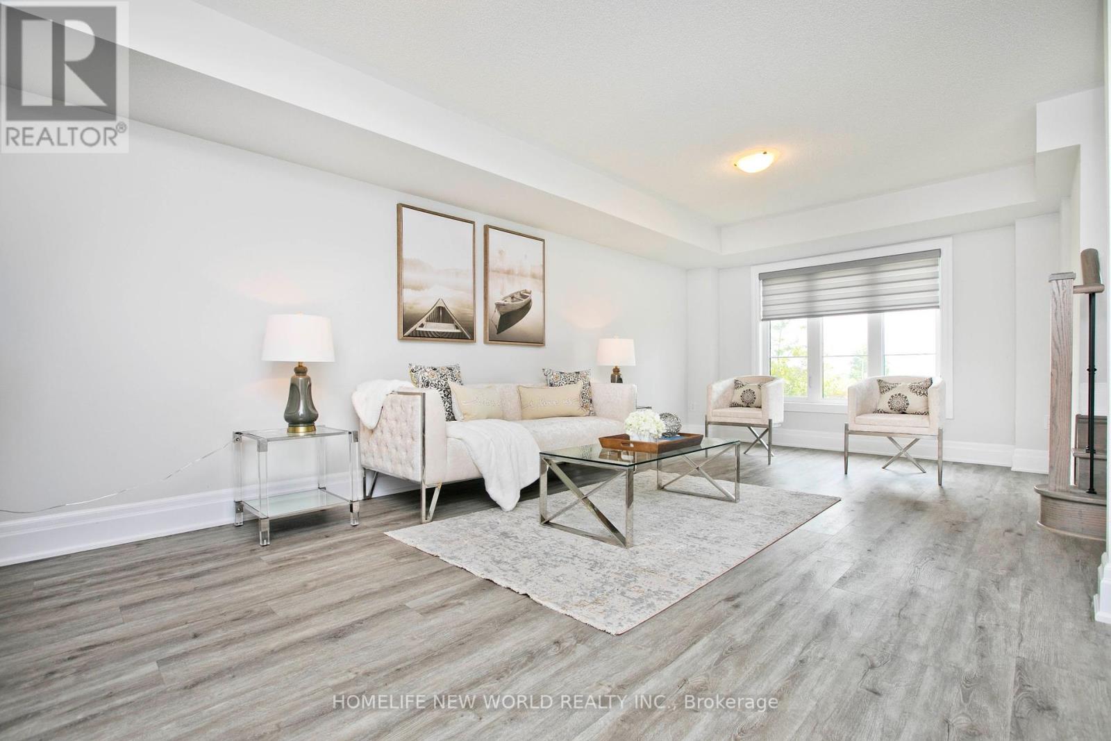 18 Campobello Street, Vaughan (Patterson), Ontario  L6A 5B3 - Photo 7 - N12157463