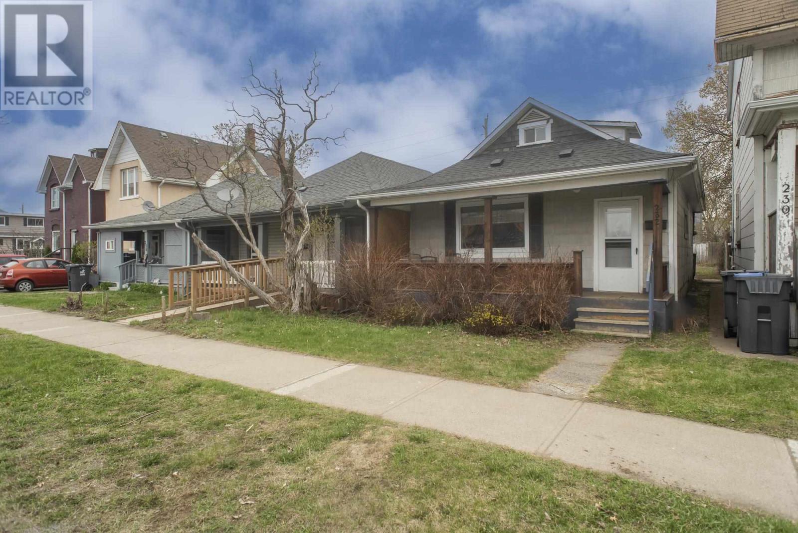 Property at 232 Archibald ST N image 1