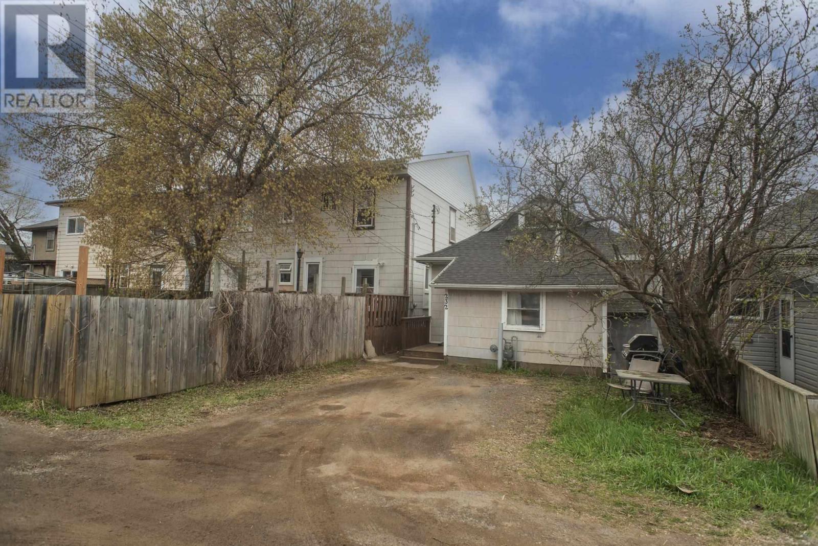 Property at 232 Archibald ST N image 4