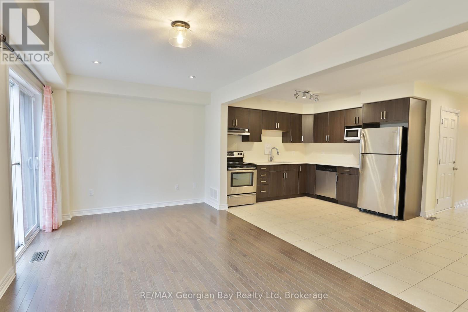 972 Cook Drive, Midland, Ontario  L4R 0E4 - Photo 12 - S12157477