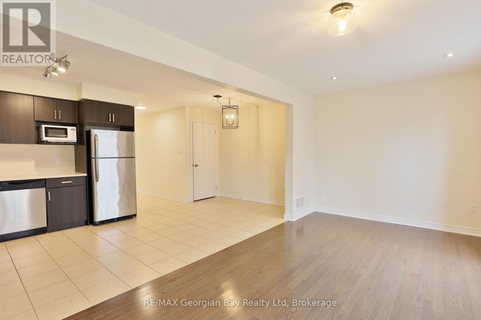 972 Cook Drive, Midland, Ontario  L4R 0E4 - Photo 8 - S12157477