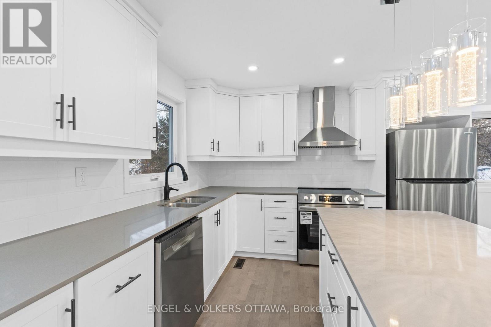 1375 Trebla Way, Ottawa, Ontario  K4P 1E4 - Photo 13 - X12157482