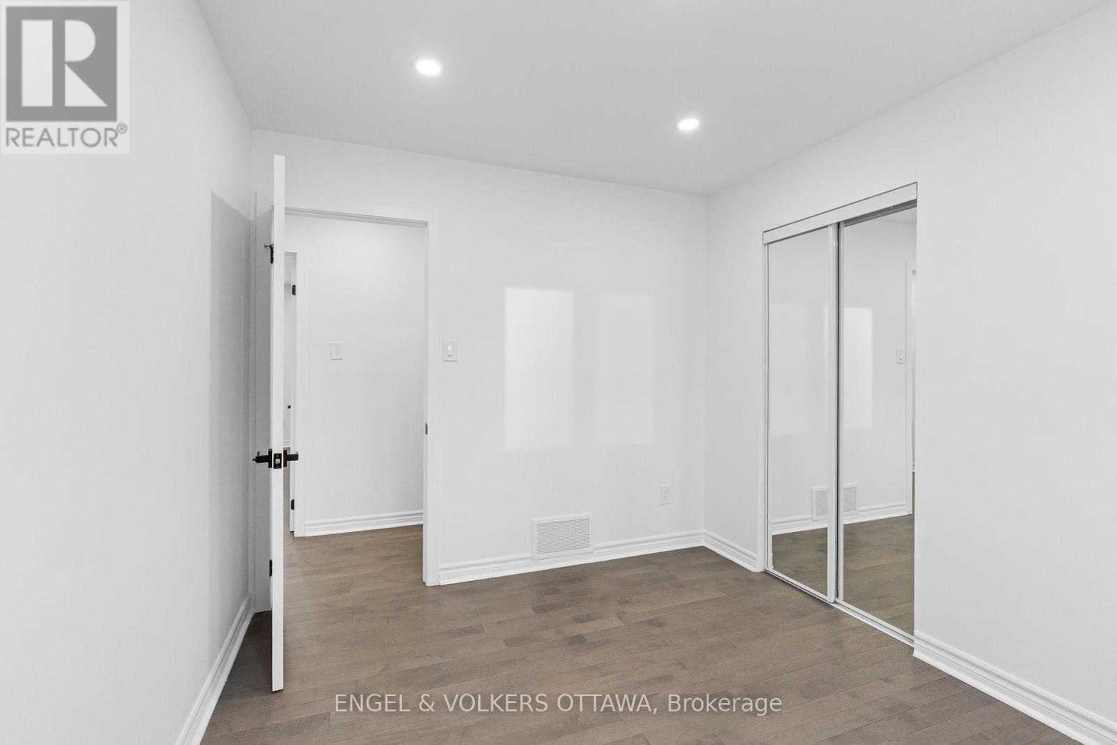 1375 Trebla Way, Ottawa, Ontario  K4P 1E4 - Photo 19 - X12157482