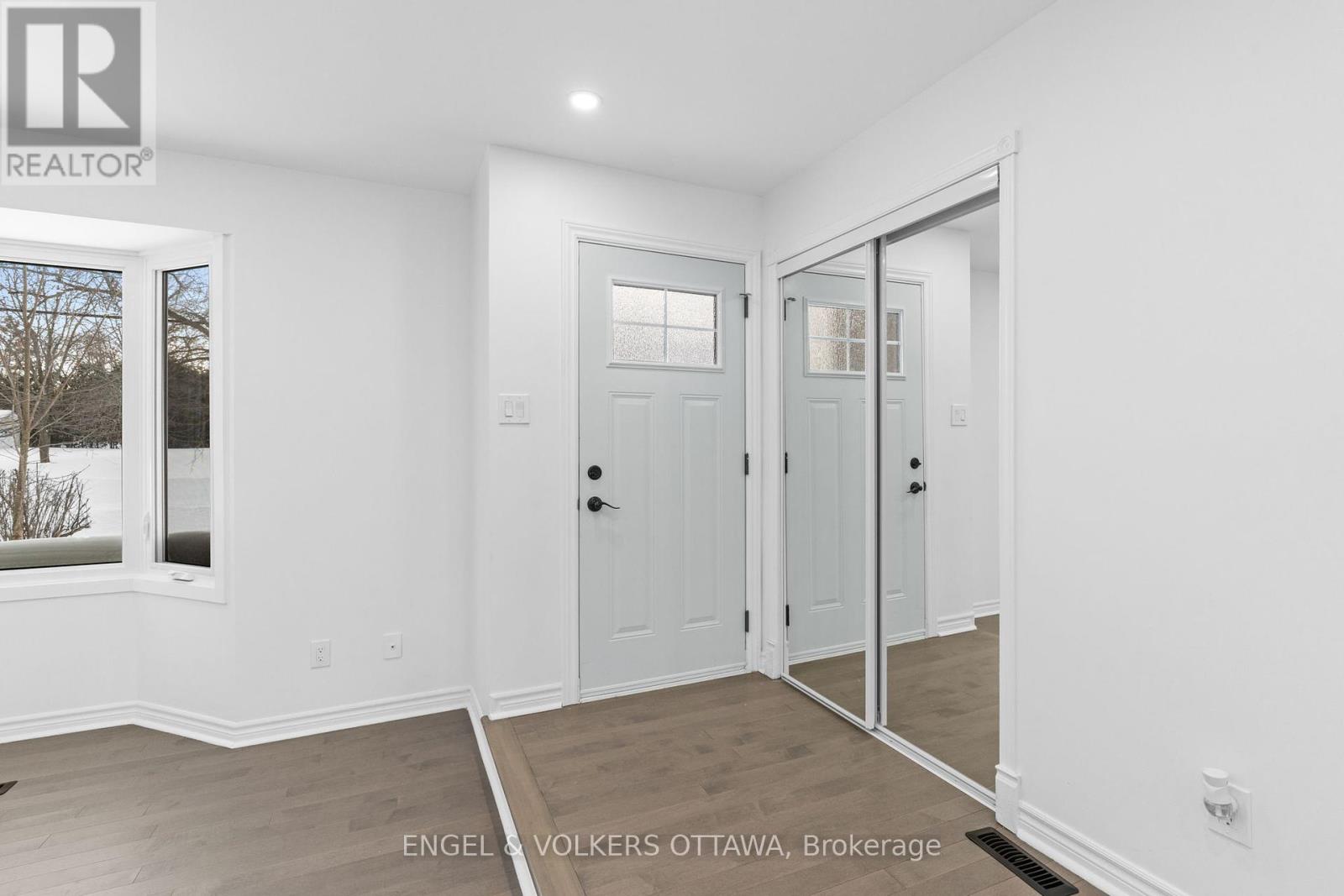 1375 Trebla Way, Ottawa, Ontario  K4P 1E4 - Photo 6 - X12157482
