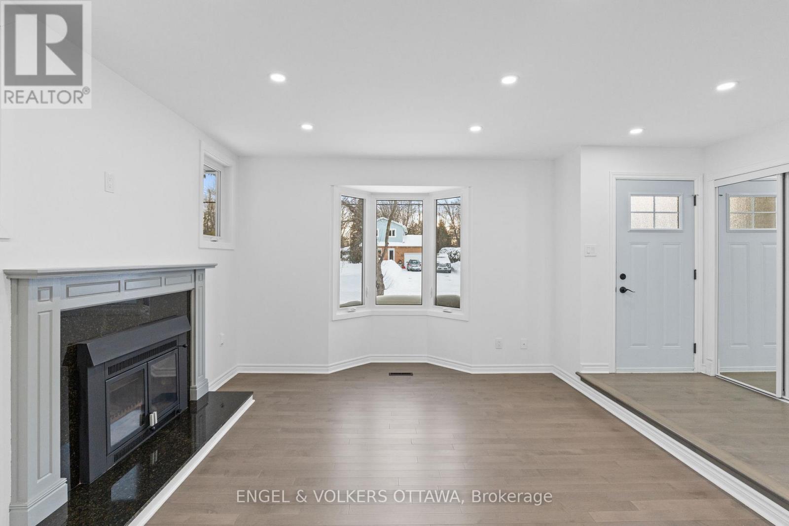 1375 Trebla Way, Ottawa, Ontario  K4P 1E4 - Photo 8 - X12157482