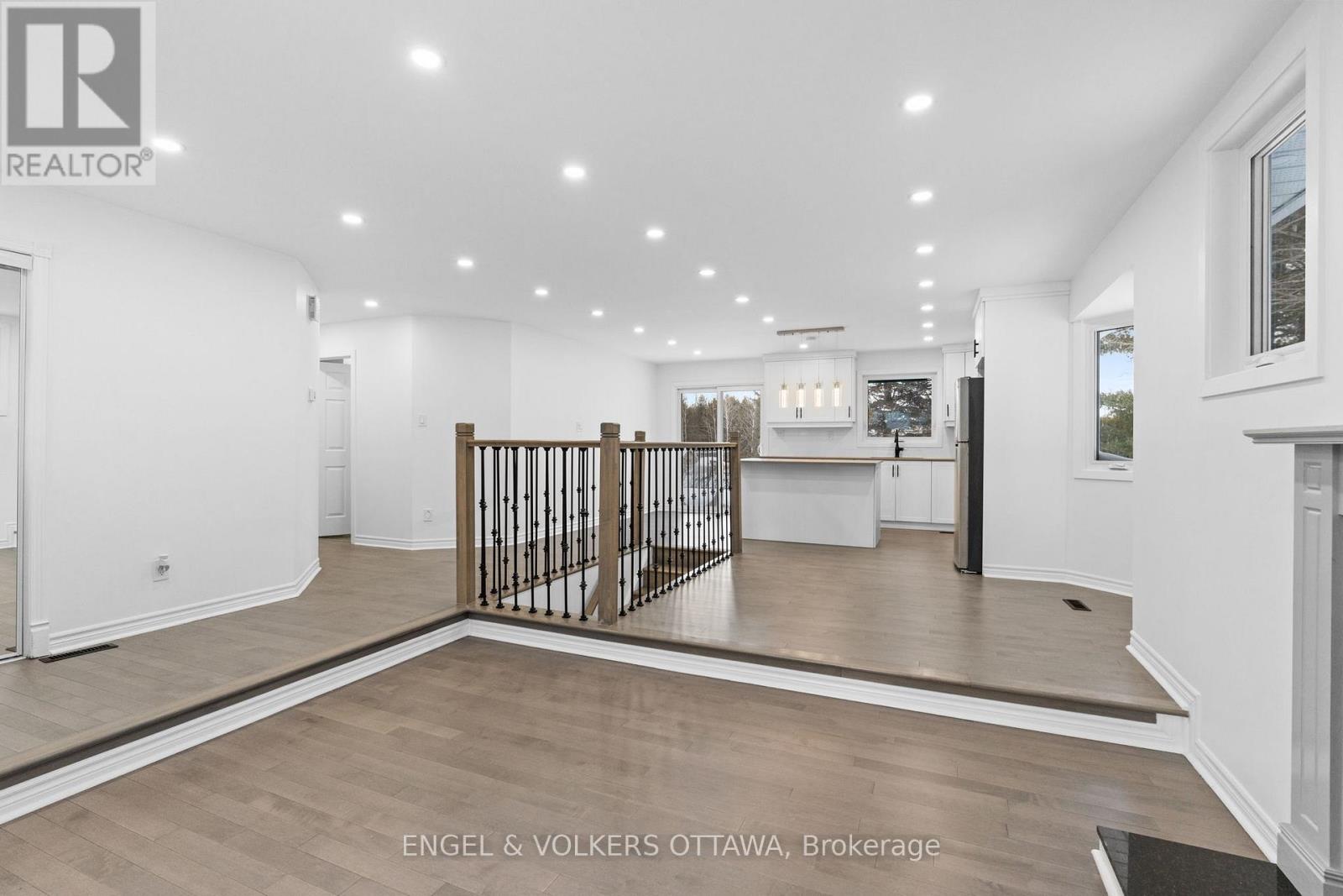 1375 Trebla Way, Ottawa, Ontario  K4P 1E4 - Photo 9 - X12157482