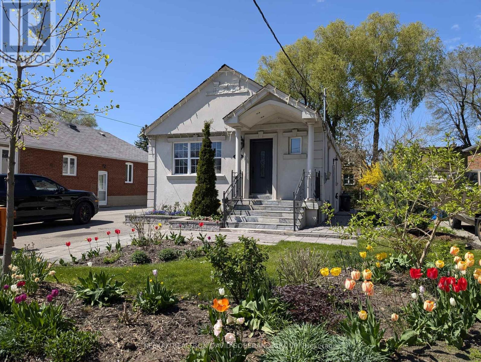 MAIN FLOOR - 46 CADILLAC AVENUE, toronto (clanton park), Ontario