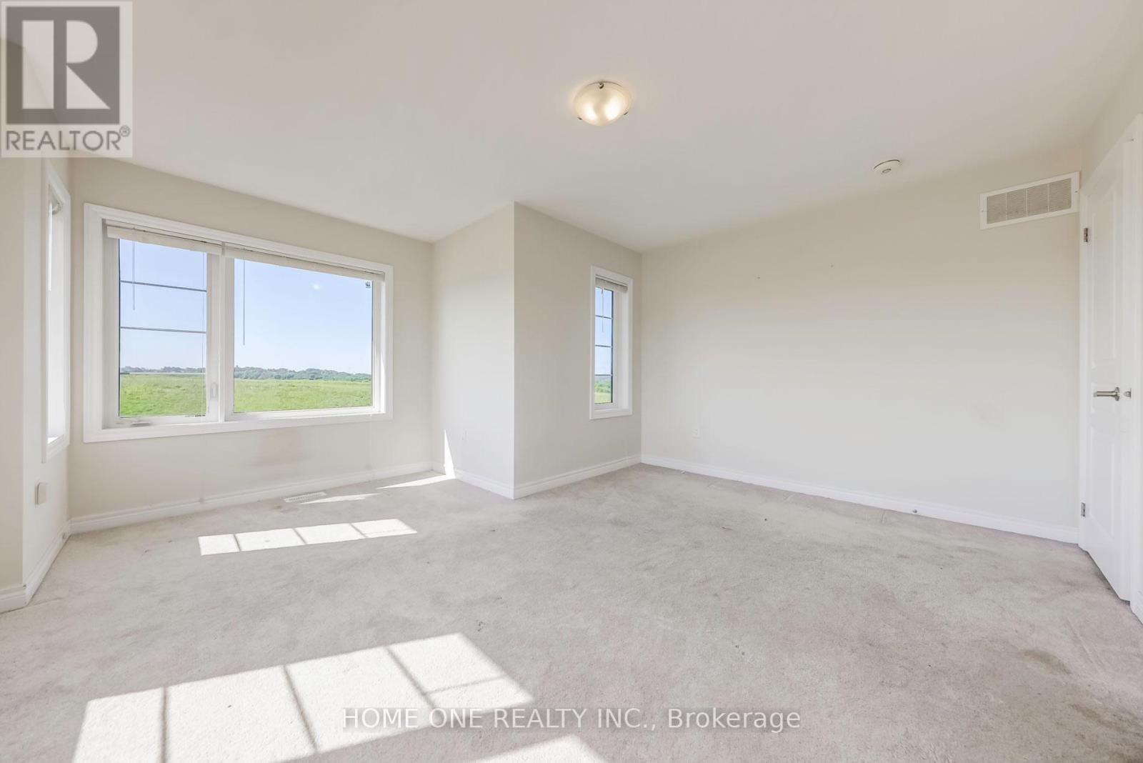 51 Eastgrove Square, East Gwillimbury, Ontario  L9N 0R3 - Photo 24 - N12157491