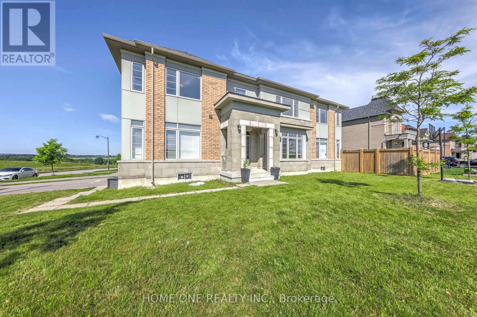 51 Eastgrove Square, East Gwillimbury, Ontario  L9N 0R3 - Photo 4 - N12157491