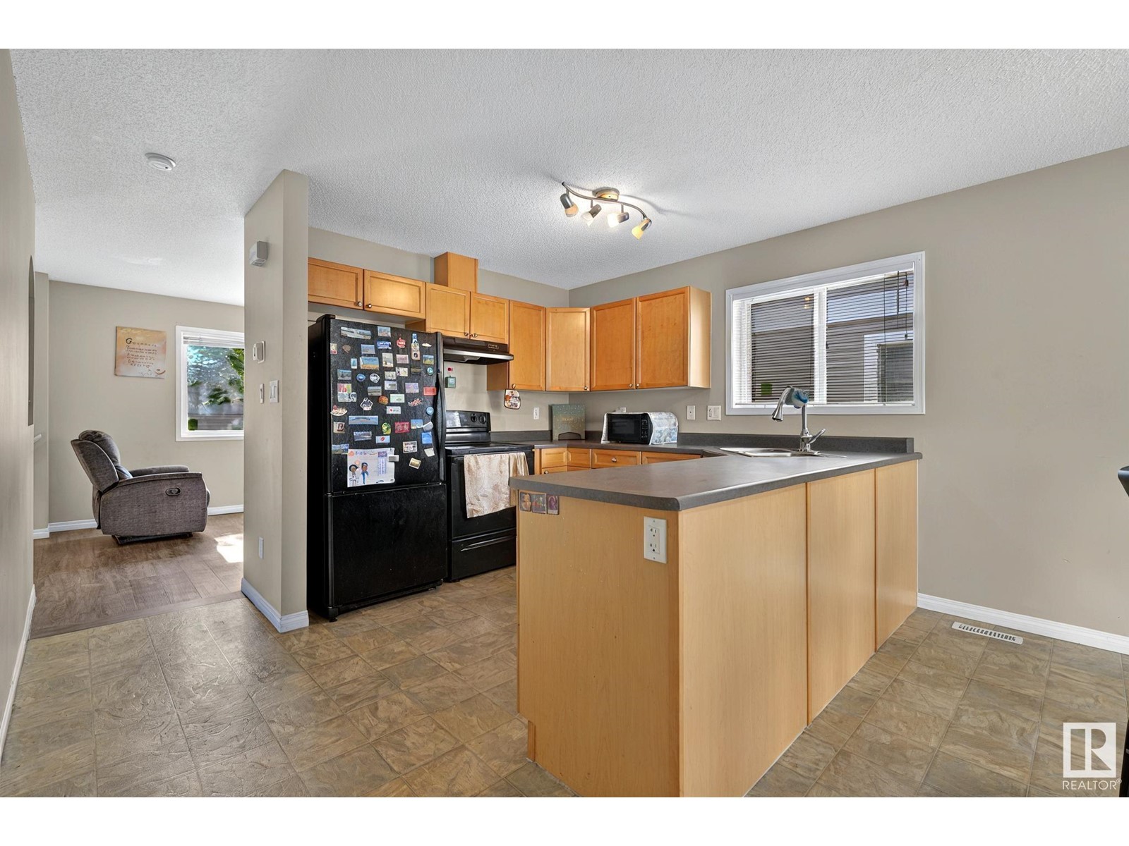 #24 130 Hyndman Cr Nw Nw, Edmonton, Alberta  T5A 0E8 - Photo 8 - E4437290