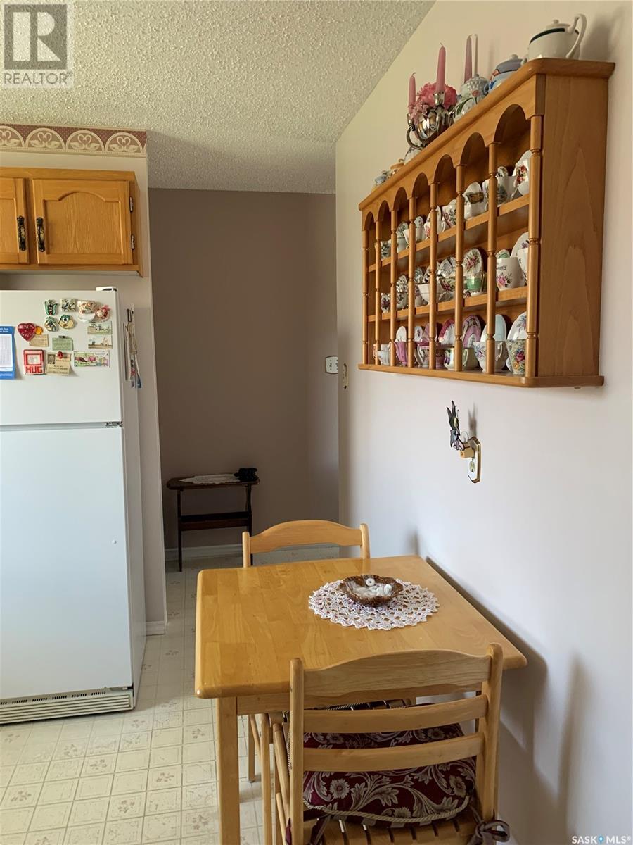 305 Railway Avenue, Midale, Saskatchewan  S0C 1S0 - Photo 5 - SK006341