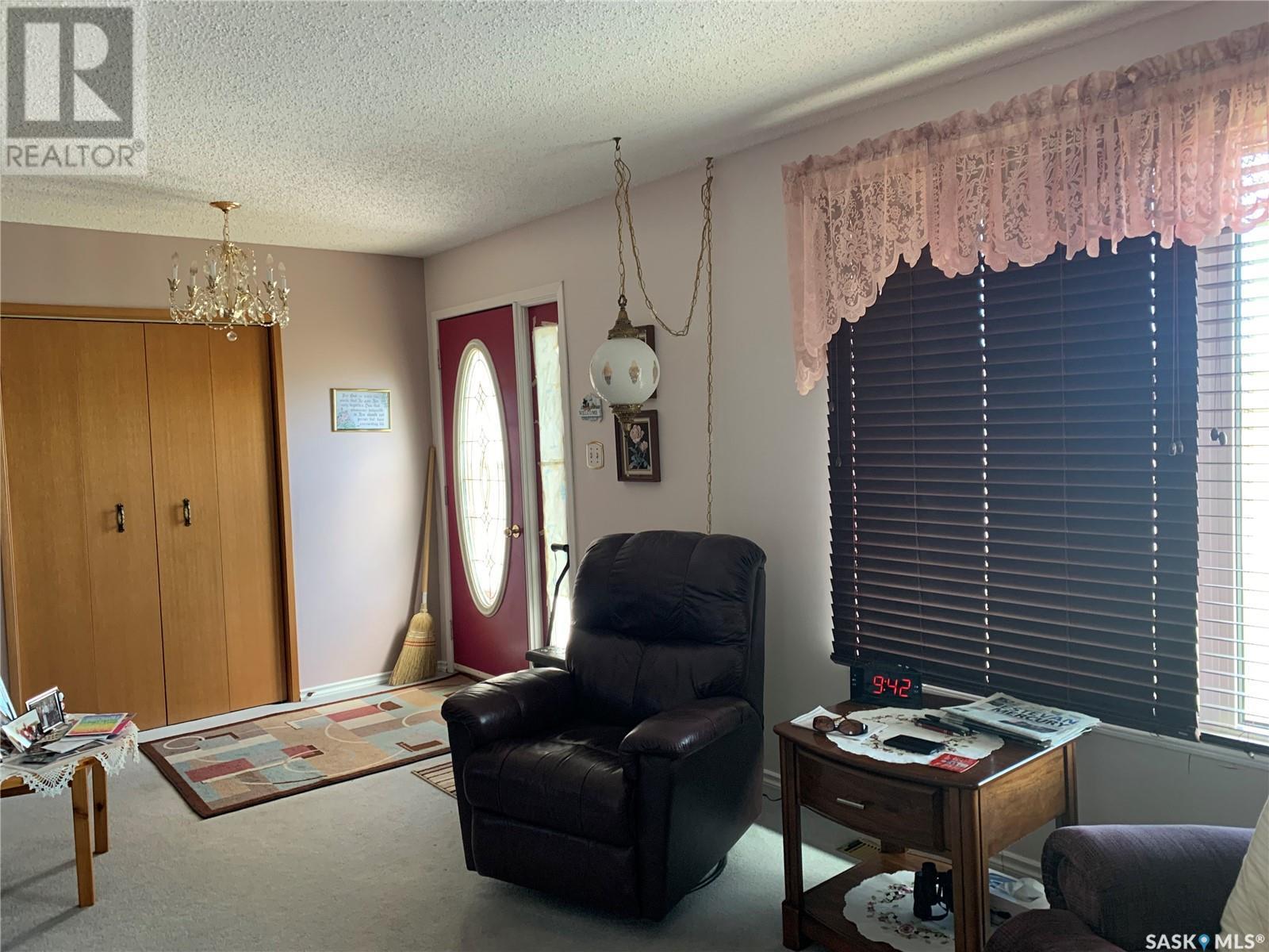 305 Railway Avenue, Midale, Saskatchewan  S0C 1S0 - Photo 9 - SK006341