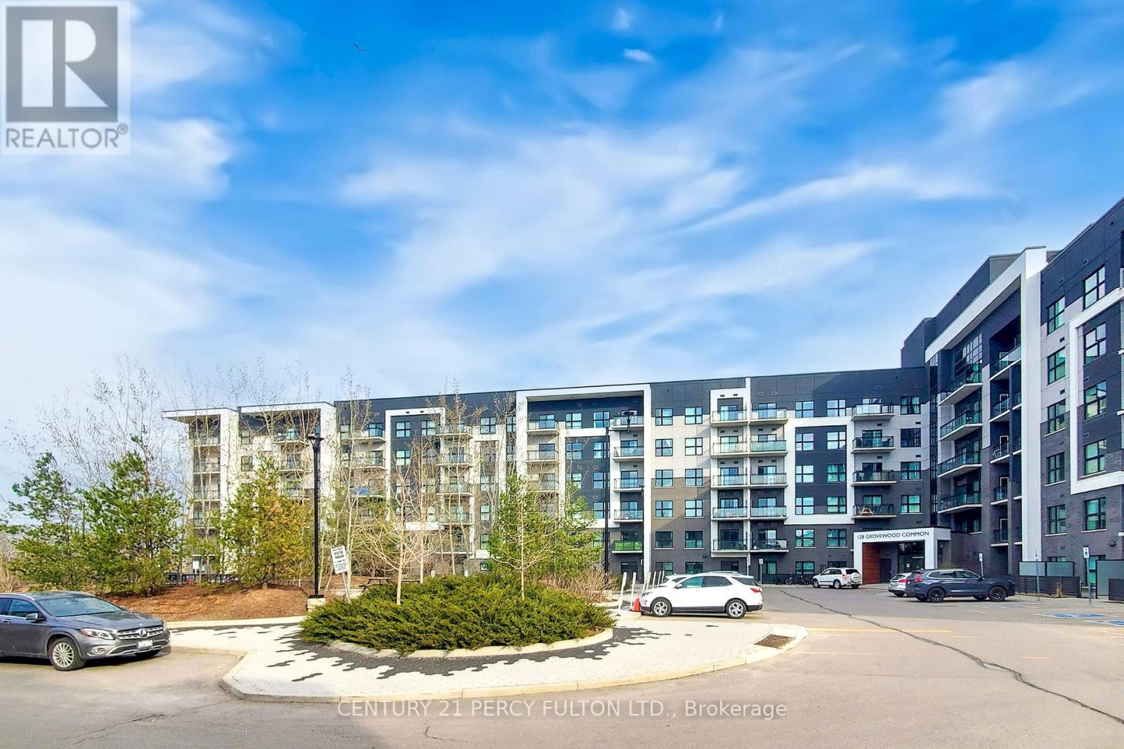 320 - 128 Grovewood Common, Oakville, Ontario  L6H 0X3 - Photo 3 - W12157474