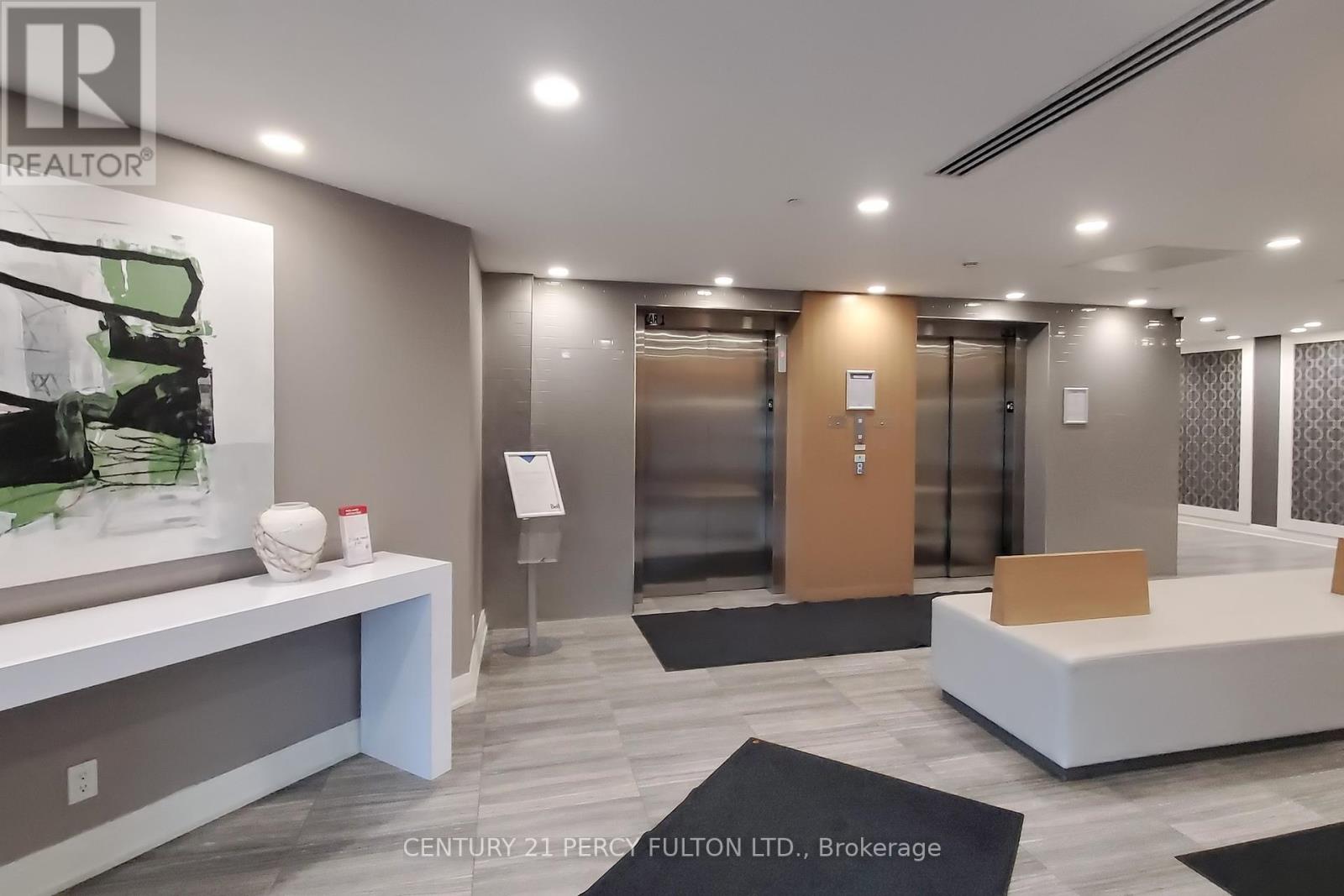 320 - 128 Grovewood Common, Oakville, Ontario  L6H 0X3 - Photo 8 - W12157474