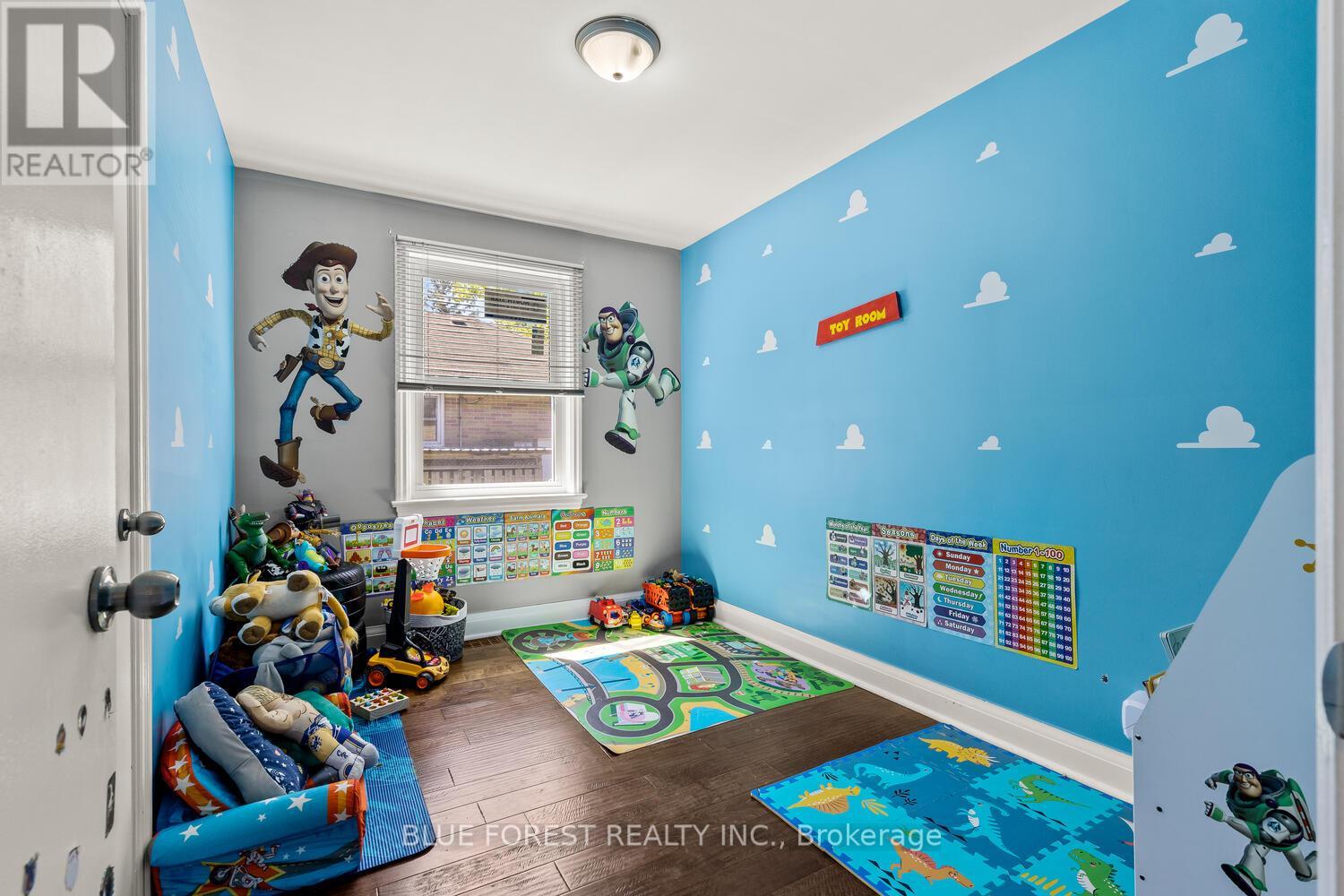 Photo 16 of 35 for 196 Harley Street