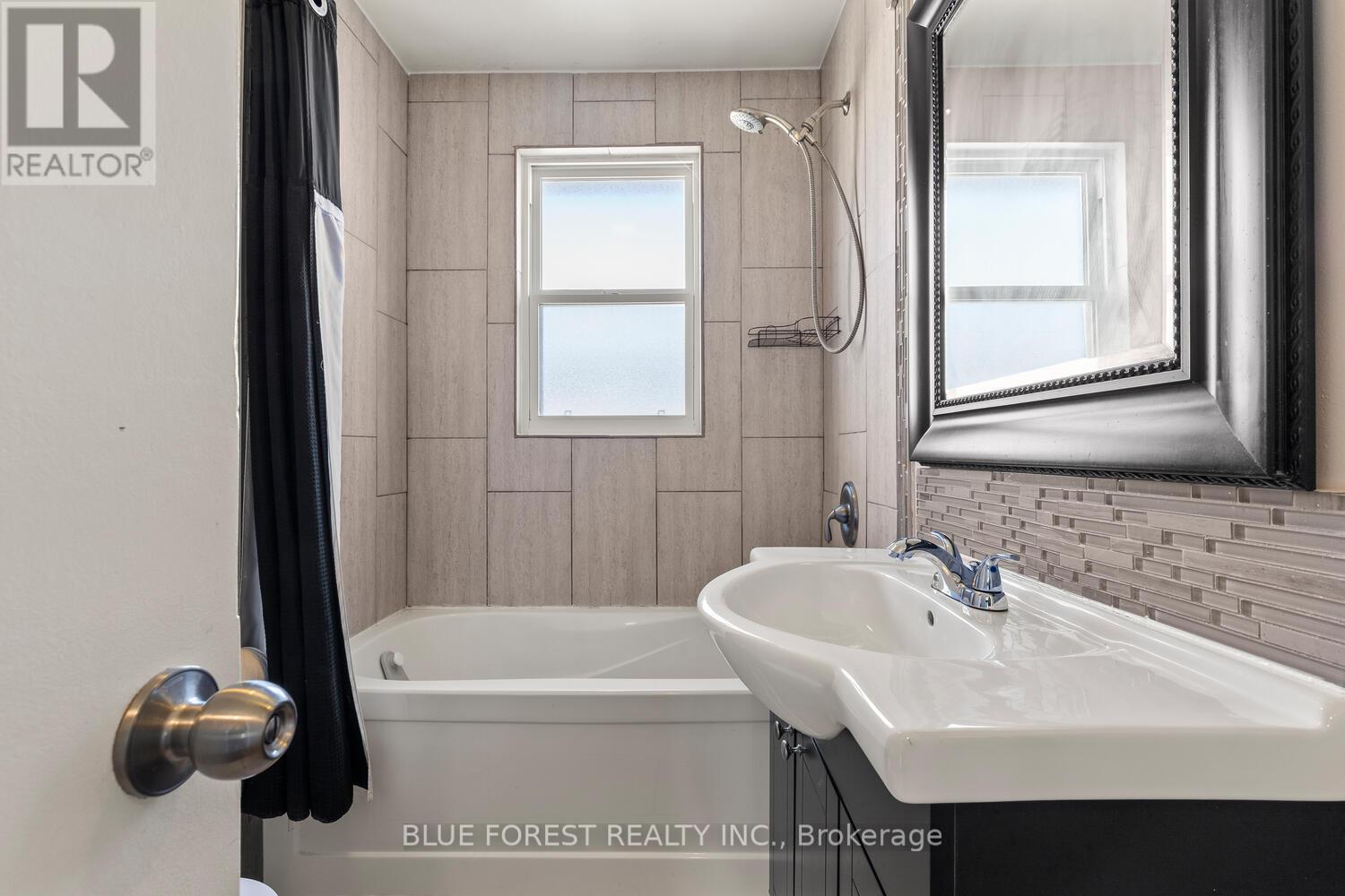 Photo 18 of 35 for 196 Harley Street