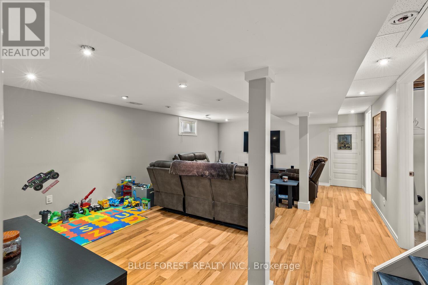 Photo 21 of 35 for 196 Harley Street