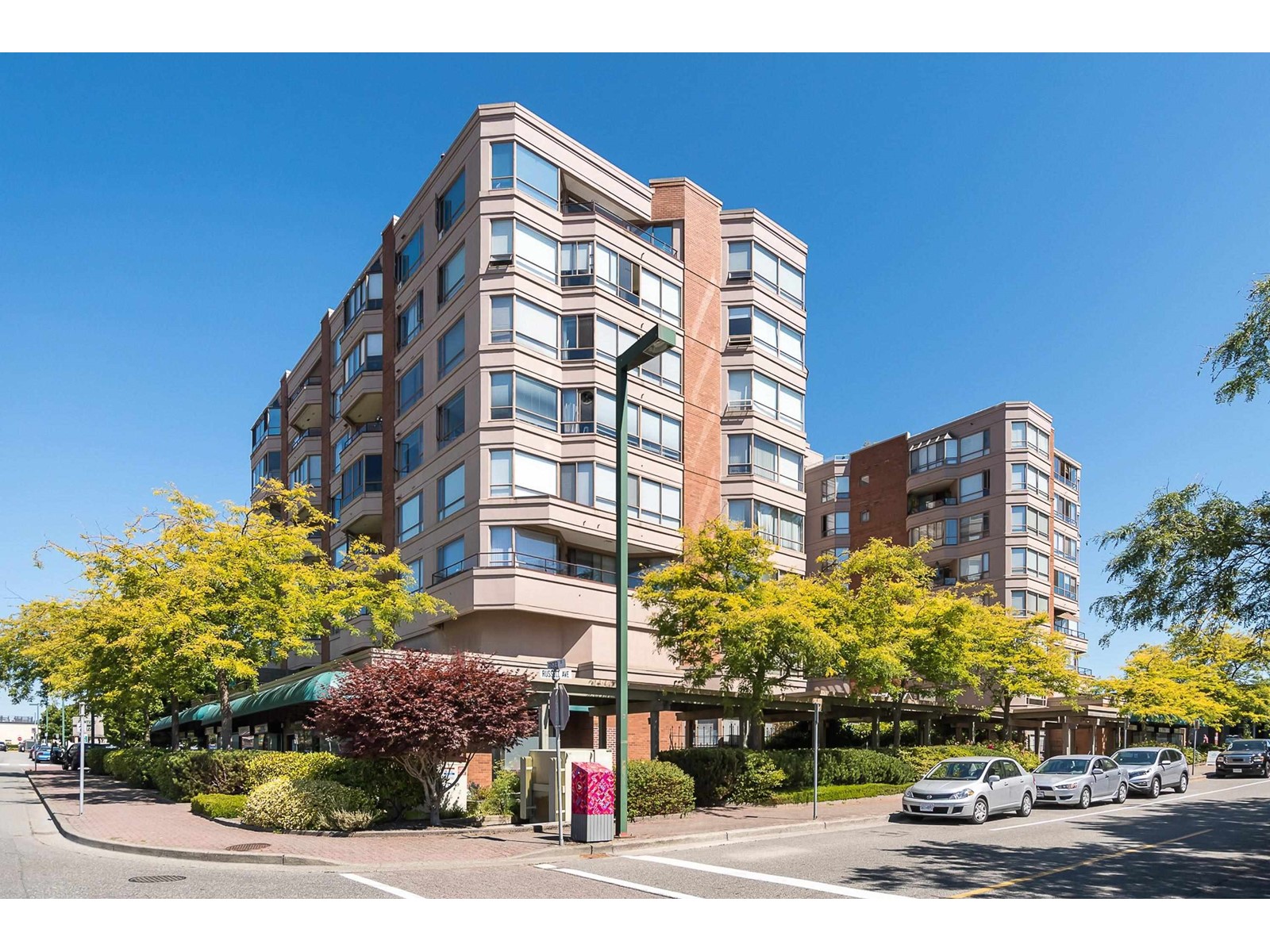 Property at 511 15111 RUSSELL AVENUE image 3