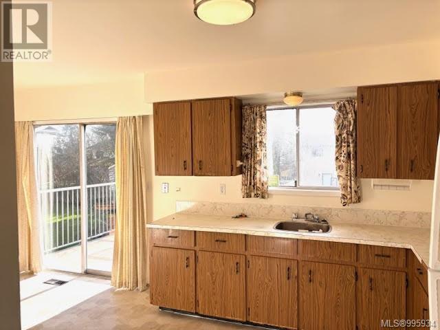 2199 Bradford Ave, Sidney, British Columbia  V8L 2C8 - Photo 10 - 995934