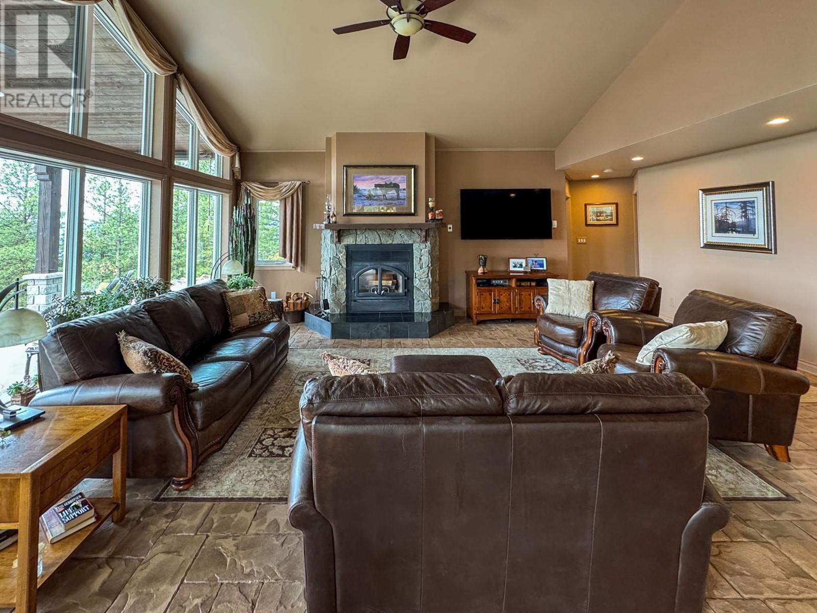 Property at 370 Sasquatch Trail image 3