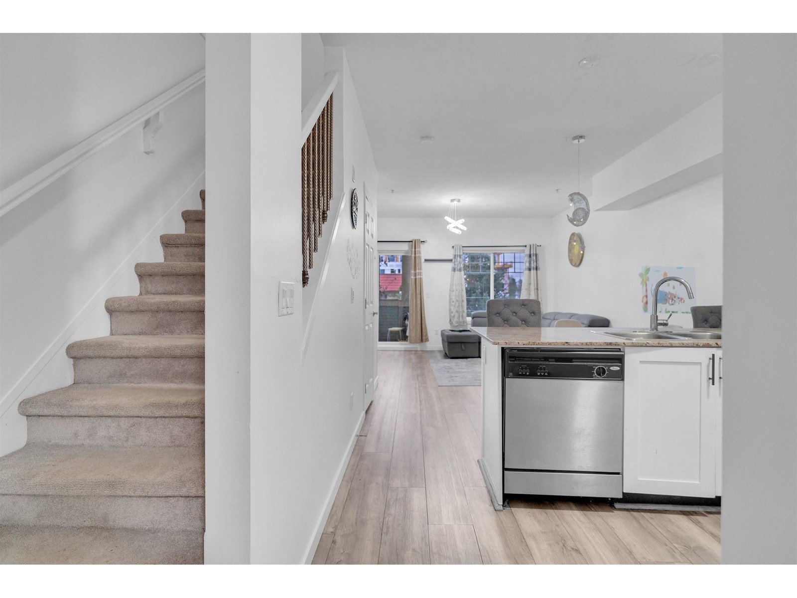 210 13958 108 Avenue, Surrey, British Columbia  V3T 0B4 - Photo 3 - R3001931