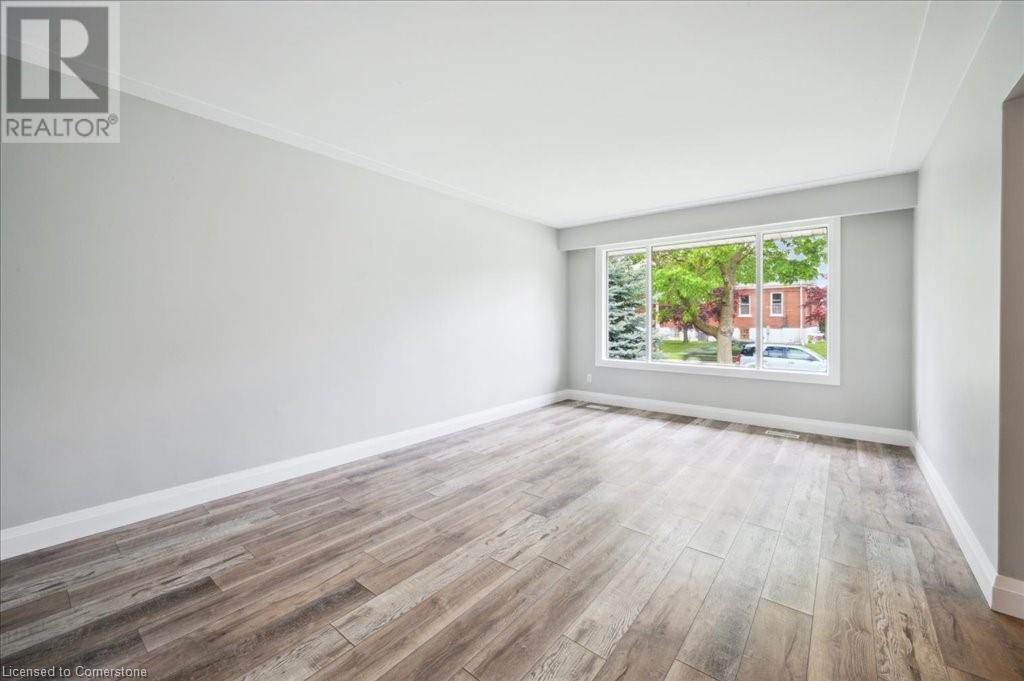 Property at 15-17 SHAFTSBURY Drive image 4