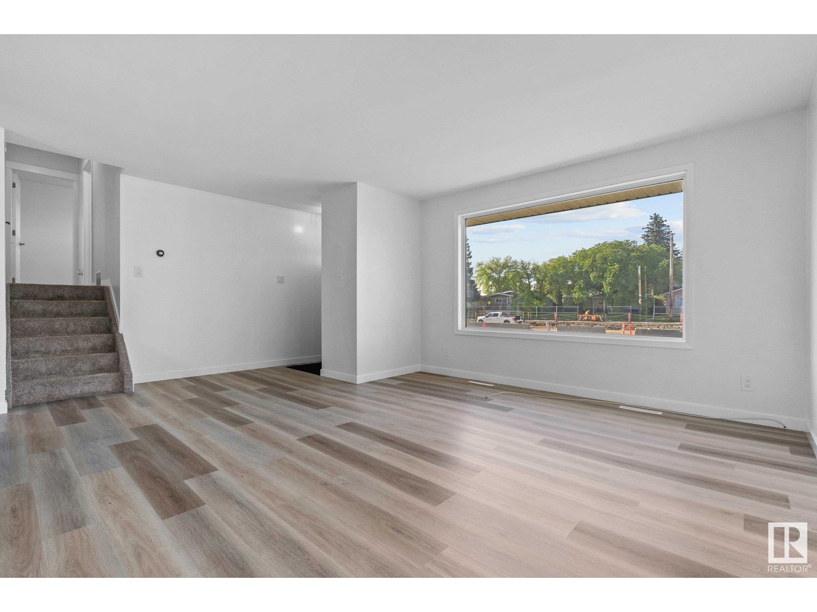 Property at 16318 87 AV NW image 5