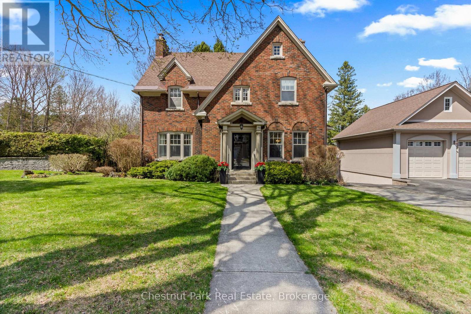 190 4th Street W, Owen Sound, Ontario  N4K 3J9 - Photo 3 - X12136728