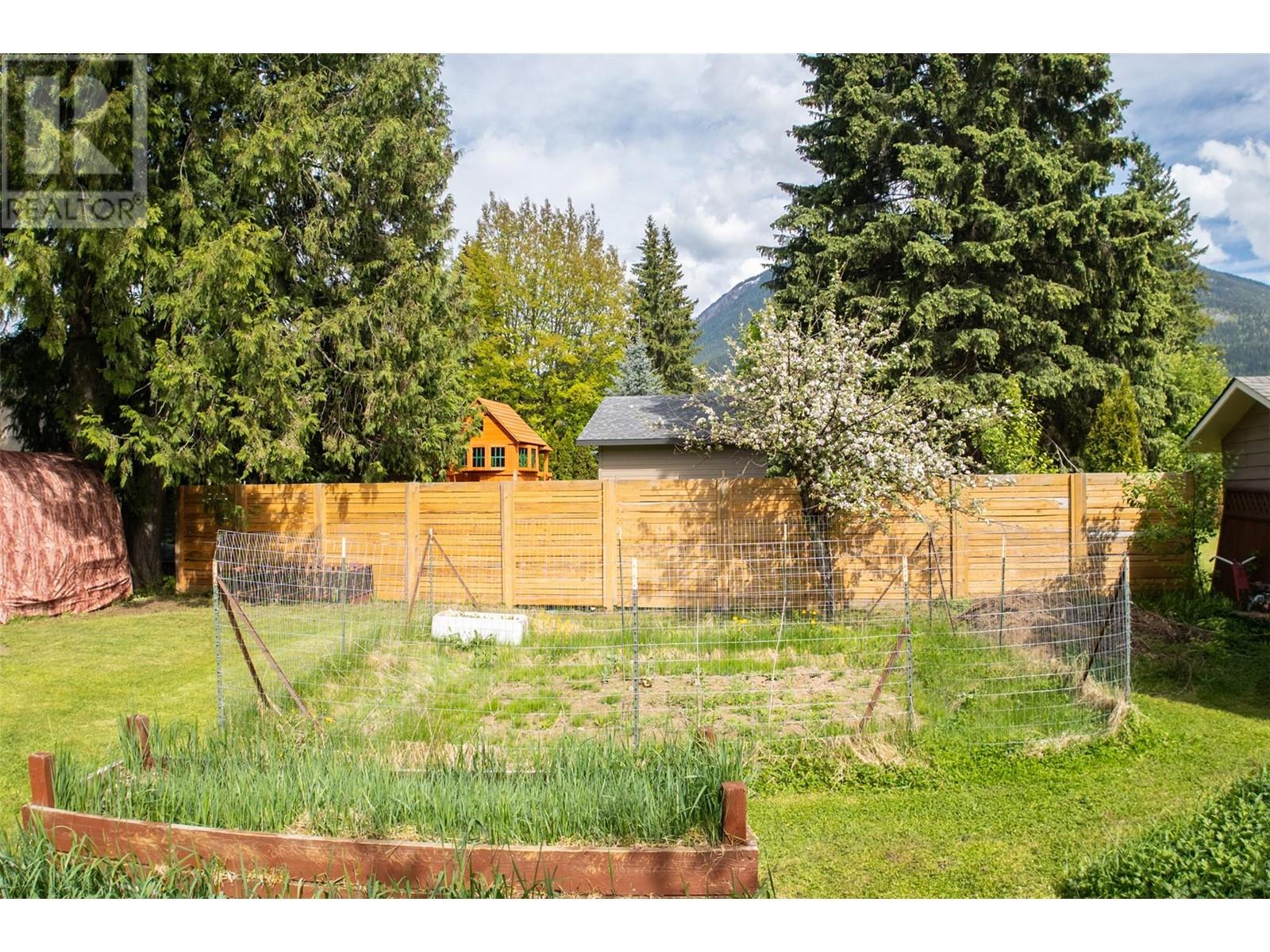 Property at 1329 Pratico Road image 5