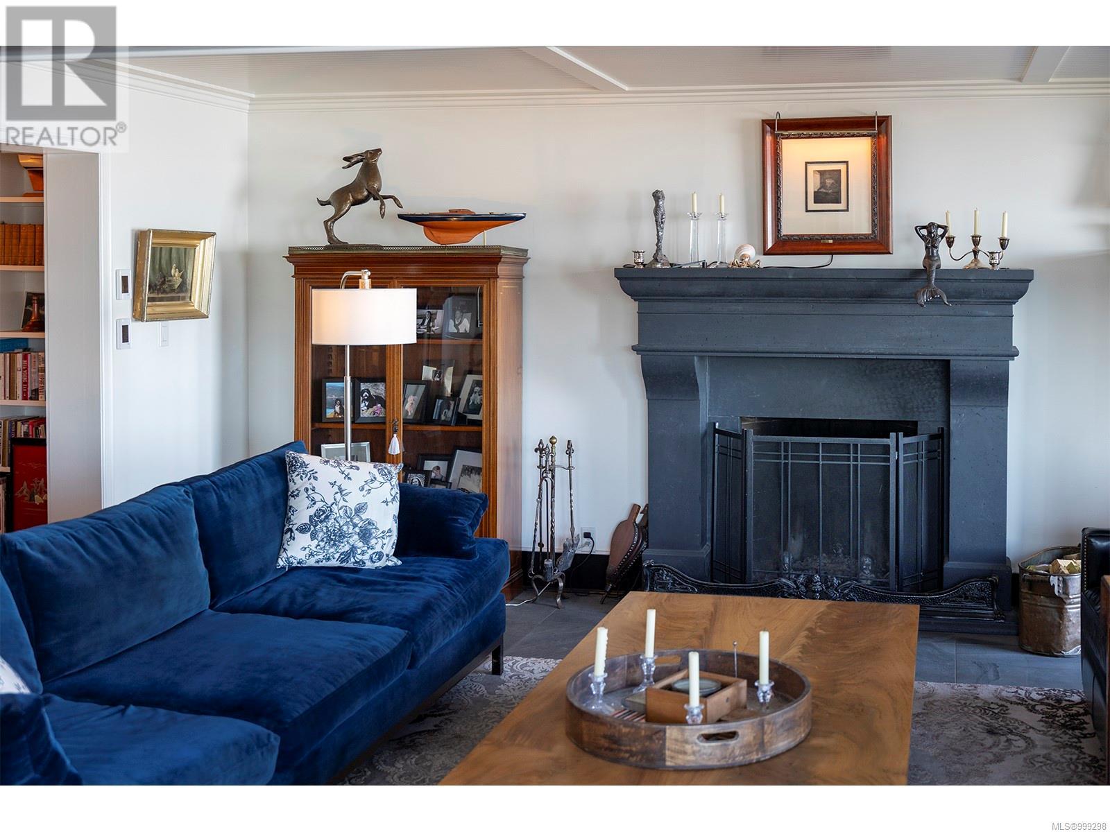 Property at 5177 Agate Lane image 5