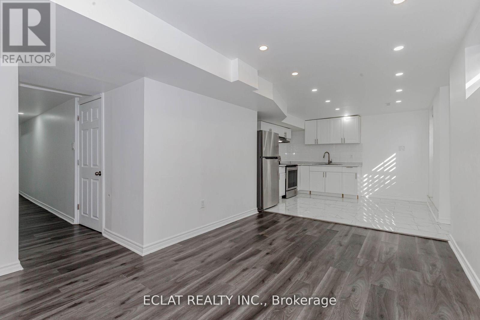 32 Nanaimo Crescent, Hamilton (Winona Park), Ontario  L8E 0C9 - Photo 45 - X12157529