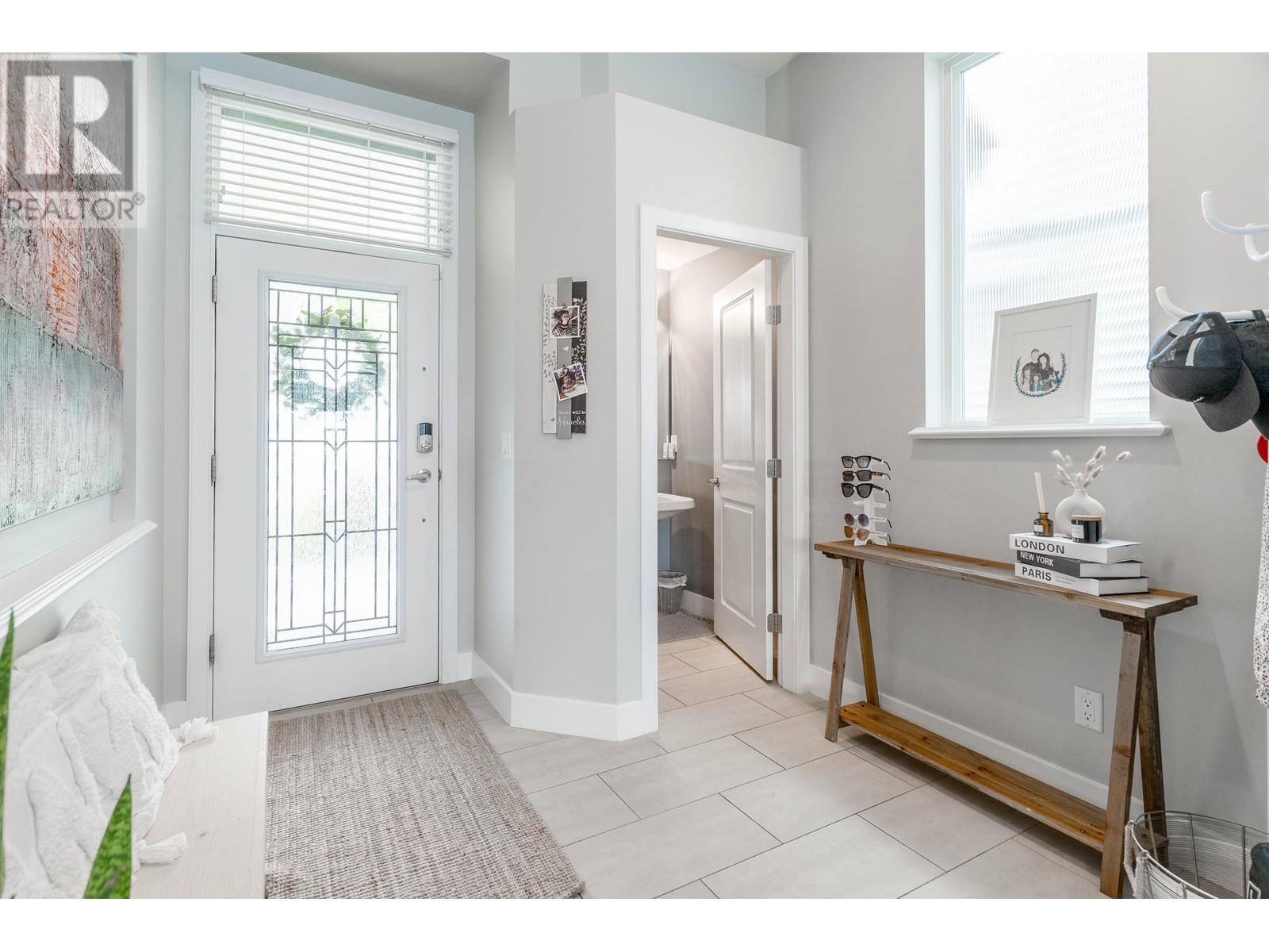 10469 Mceachern Street, Maple Ridge, British Columbia  V2W 0H8 - Photo 2 - R3002613