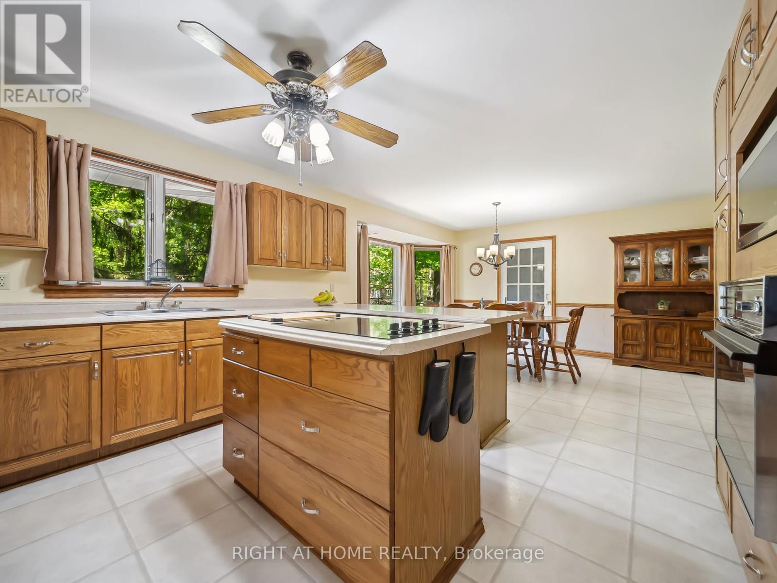 1857 Kensington Place, Severn, Ontario  L3V 7J8 - Photo 4 - S12157538