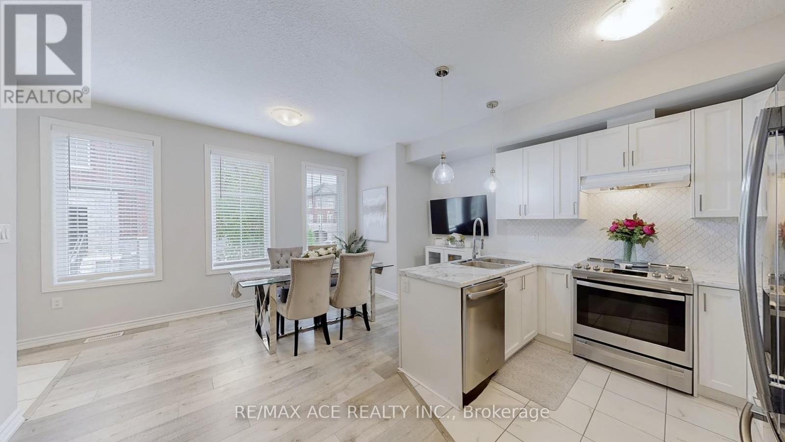 120 - 445 Ontario Street S, Milton, Ontario  L9T 9K5 - Photo 3 - W12157516