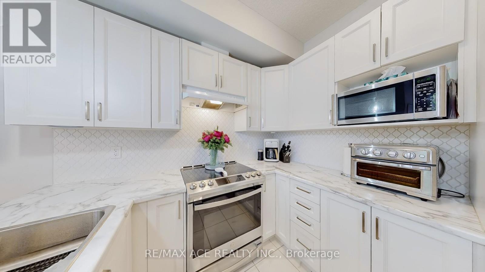 120 - 445 Ontario Street S, Milton, Ontario  L9T 9K5 - Photo 4 - W12157516