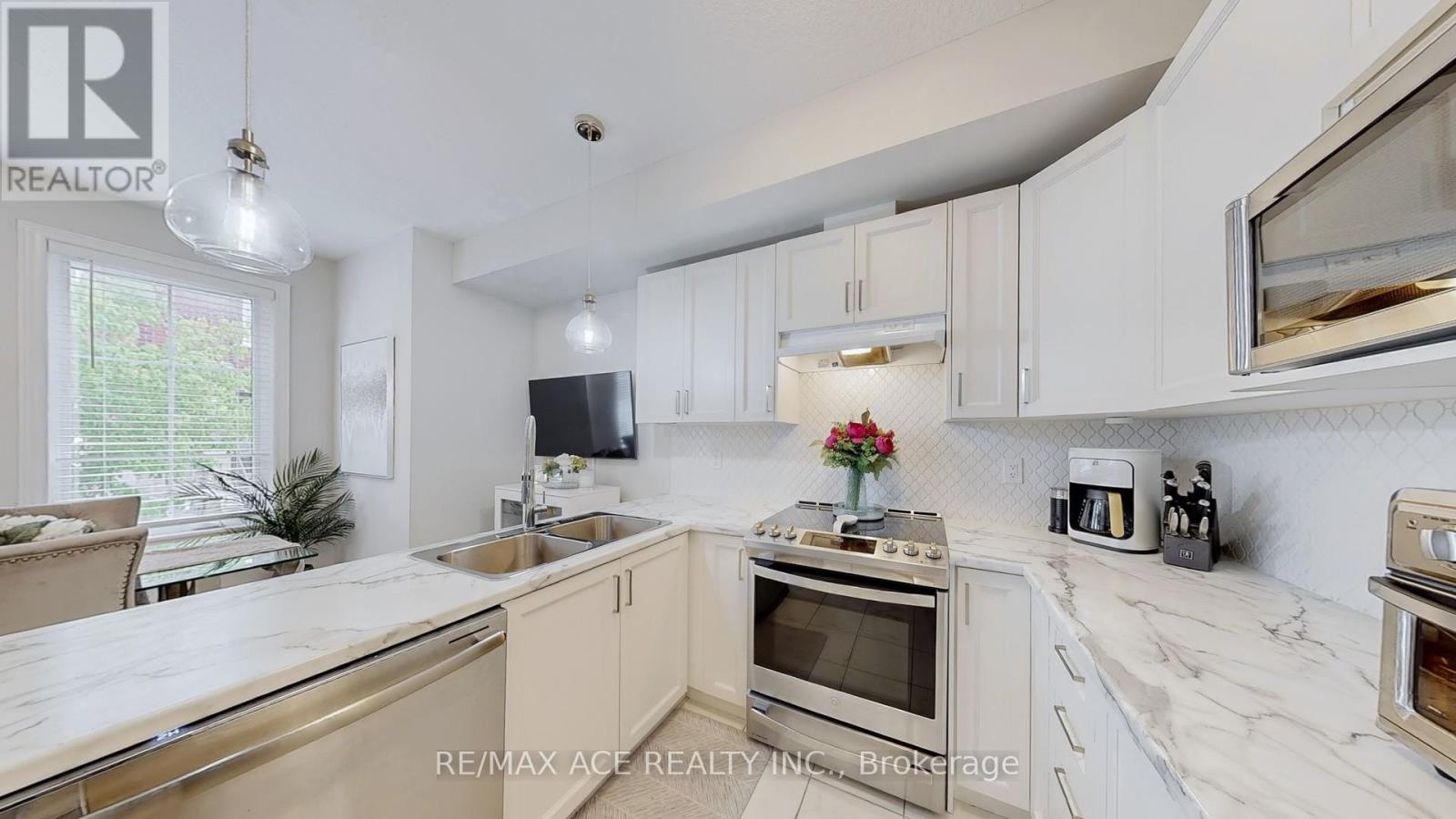 120 - 445 Ontario Street S, Milton, Ontario  L9T 9K5 - Photo 5 - W12157516