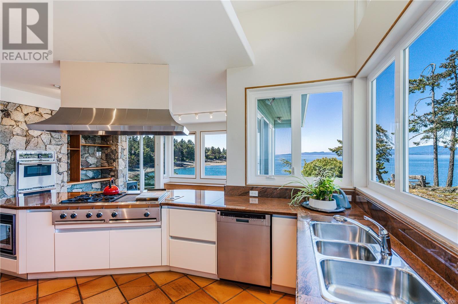 1555 Seacrest Rd, Nanoose Bay, British Columbia  V9P 9B5 - Photo 8 - 1000359