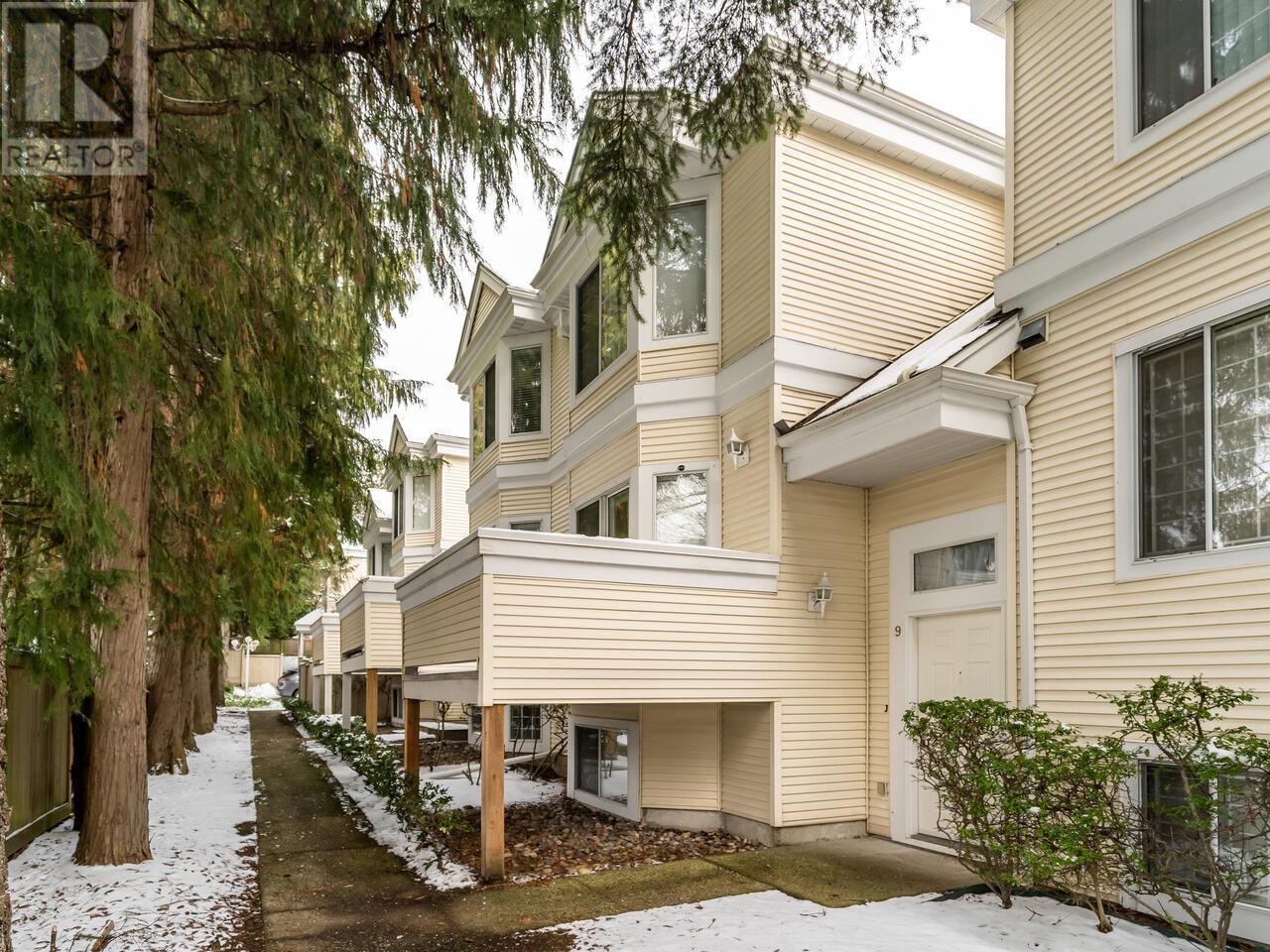 Property at 9 6700 RUMBLE STREET image 3