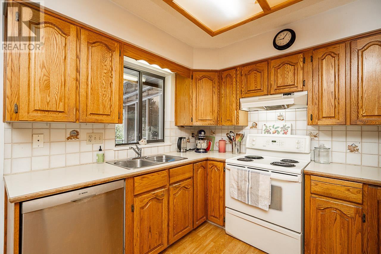5560 Wallace Avenue, Delta, British Columbia  V4M 3V3 - Photo 13 - R2967358