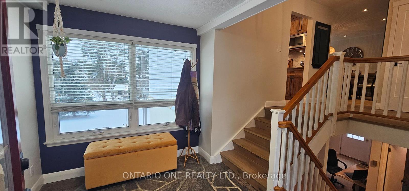 355 Greavette Street, Gravenhurst, Ontario P1P 1G6 - Photo 22 - X12041942